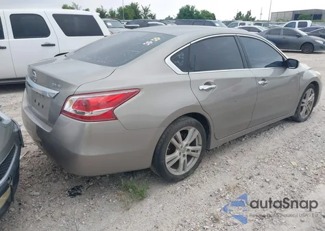 2013 Nissan Altima 3.5 S z USA, uszkodzony, nr VIN 1N4BL3AP9DN501951